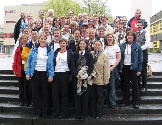 Gruppenfoto vor dem Fontane-Haus in Berlin-Reinickendorf